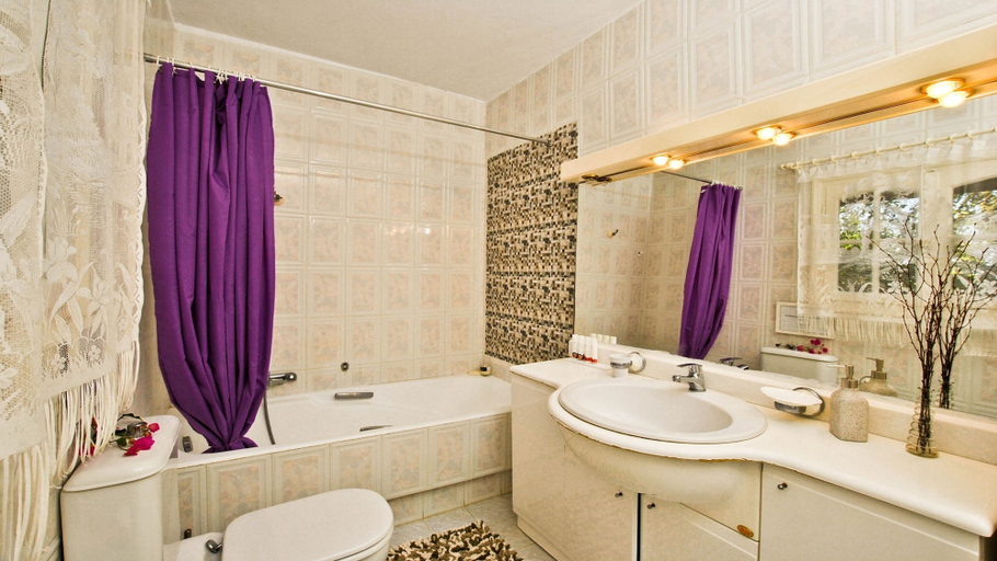 Bathroom 4, Stavento Apartments, Ionian Islands