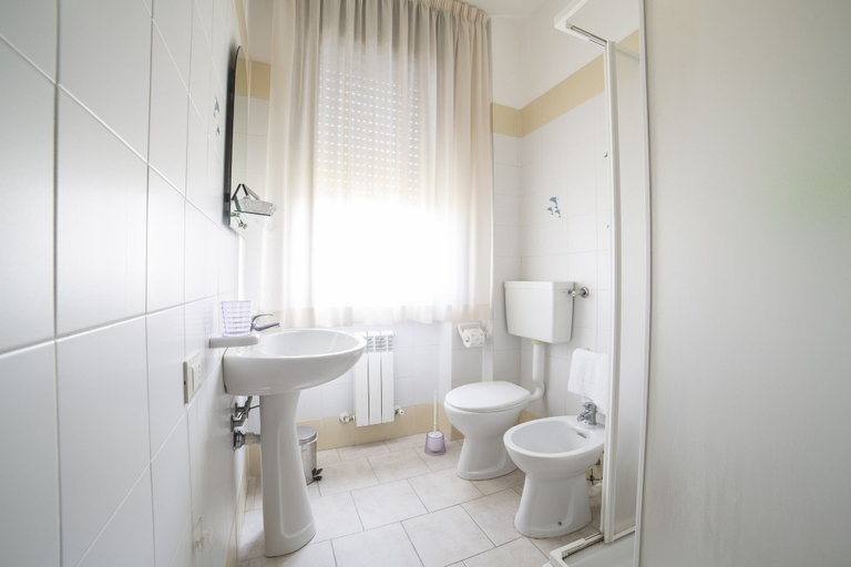 Bathroom 5, Locanda del Vecchio Borgo, Chieti