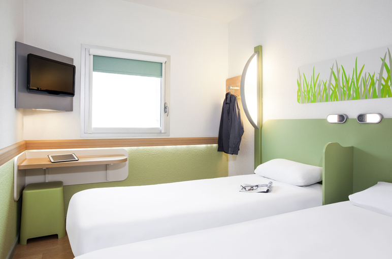 Bedroom 2, Ibis Budget Les Sables d'Olonne, Vendée