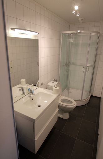 Bathroom 4, Myre Overnatting, Øksnes