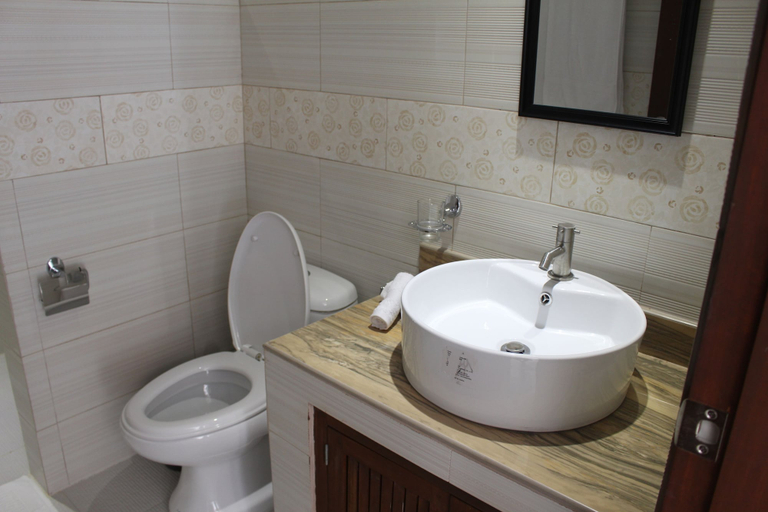 Bathroom 4, Sundown Resort and Austrian Pension House, Malay
