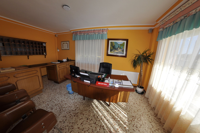 Others 5, Hotel Galicia, Pontevedra