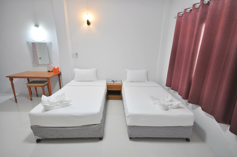Bedroom 3, Tokyo Hotel, Muang Lop Buri