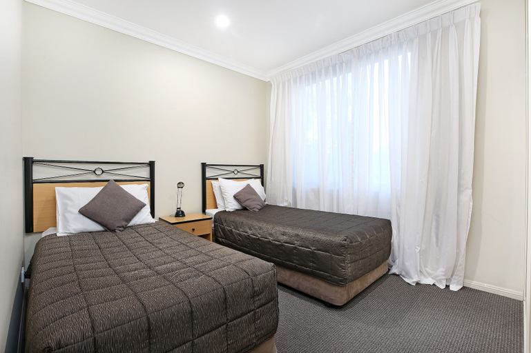 Bedroom 2, Wollongong Serviced Apartments, Wollongong - Inner