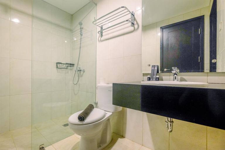 Bathroom 5, Highest Value 2BR Apartment Aspen Residence By Travelio, South Jakarta
