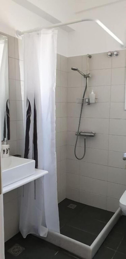 Bathroom 5, Kamara rooms in Naousa, South Aegean