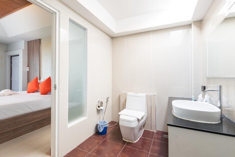 Bedroom 4, Chaolao Tosang Beach Hotel, Tha Mai