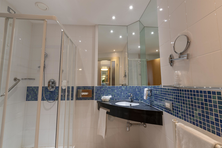 Bathroom 4, Best Western Palace Inn Hotel, Ferrara