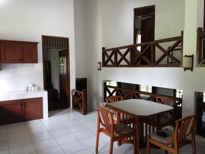 Dining Room 5