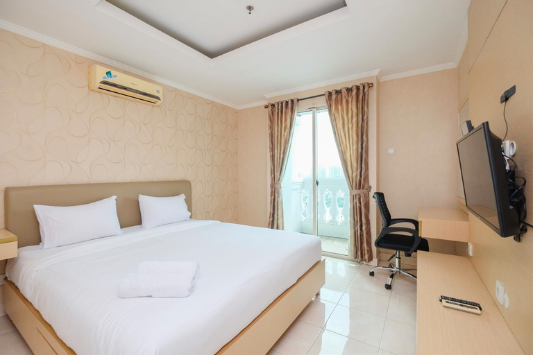 Comfort and Strategic 1BR at The Boulevard Apartment By Travelio, Central Jakarta