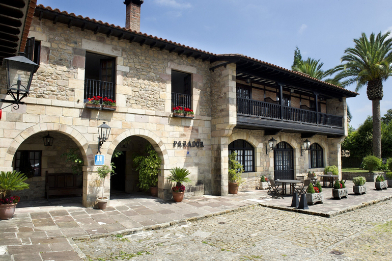 Exterior & Views 2, Parador de Santillana Altamira, Cantabria