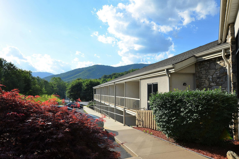 Exterior & Views 2, Quality Inn Cherokee, Swain