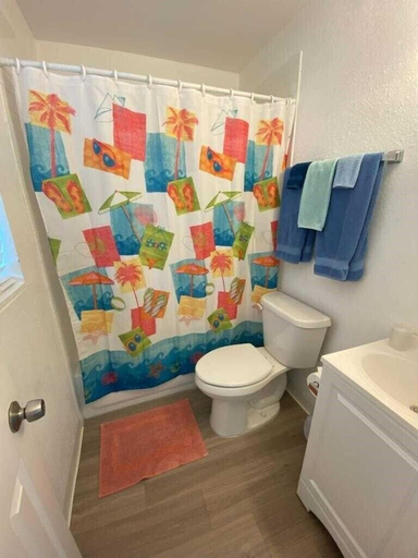 Bathroom 3, Sun Island Motel, Pinellas