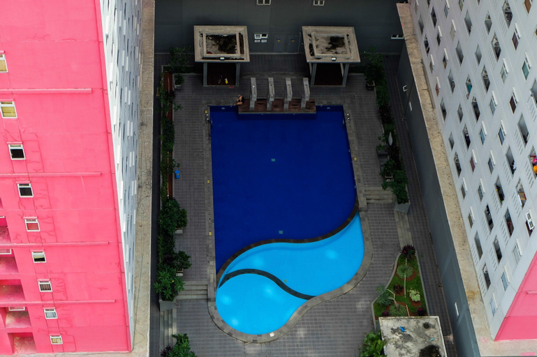 Exterior & Views 29