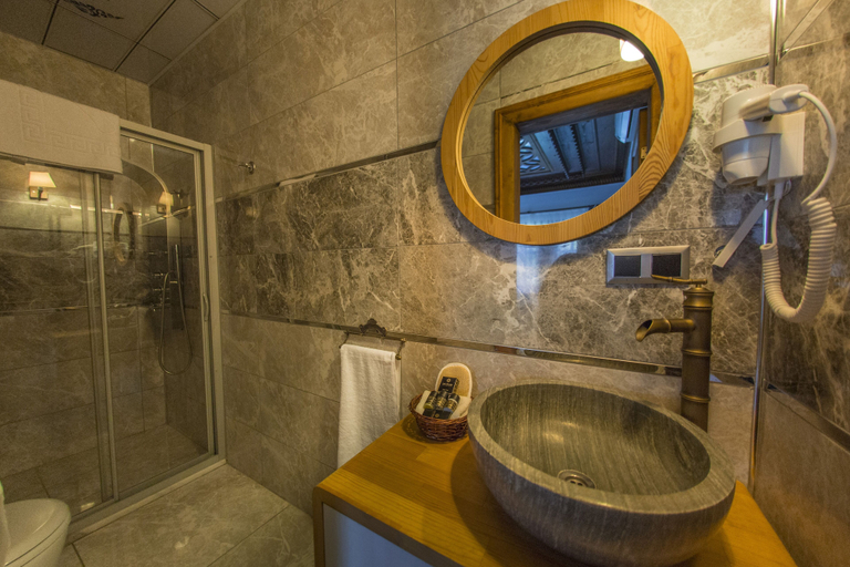 Bathroom 5, Bayezid Han Konak, Merkez