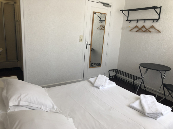 Bedroom 4, Auberge de la Croix Blanche, Loiret