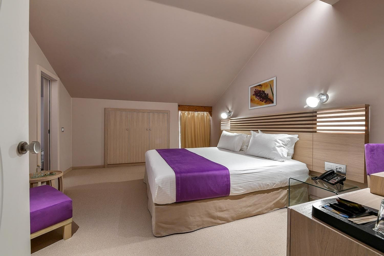 Bedroom 3, Hydrama Grand Hotel, East Macedonia and Thrace