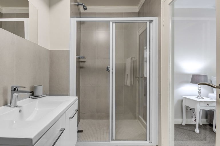Bathroom 3, UniqueStay Mayfair Deluxe Apartment, City of Cape Town