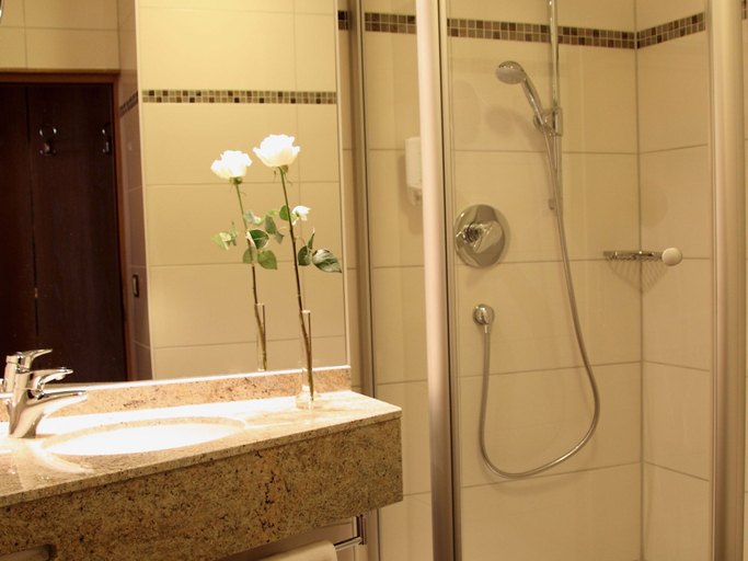 Bathroom 5, Hotel am Schloßpark Zum Kurfürst, München