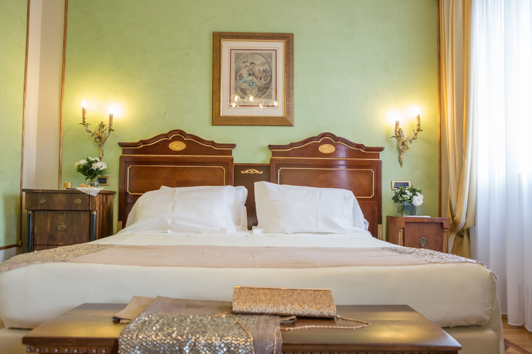 Bedroom 2, Due Torri Hotel, Verona
