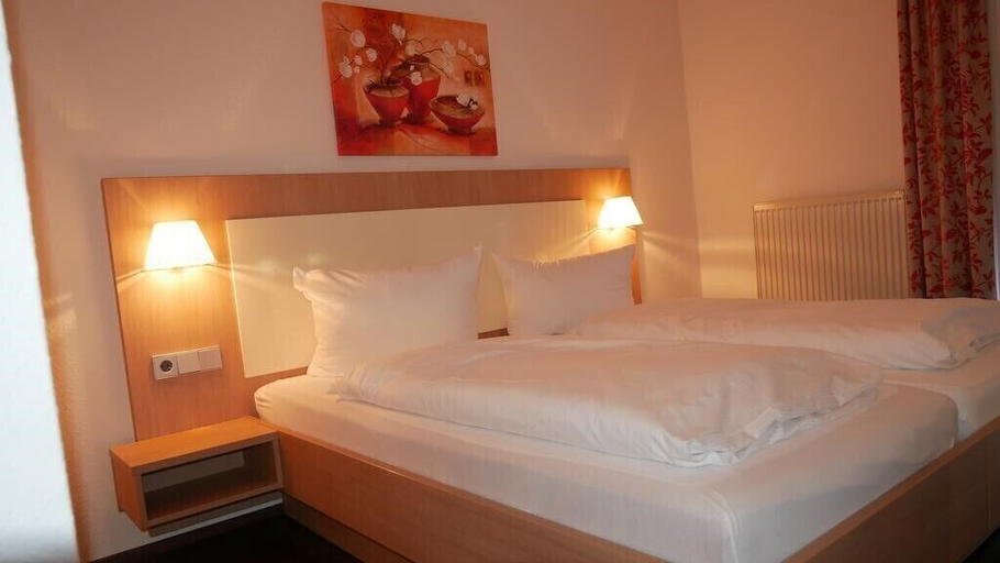 Bedroom 3, Hotel Garni Alte Post, Lörrach