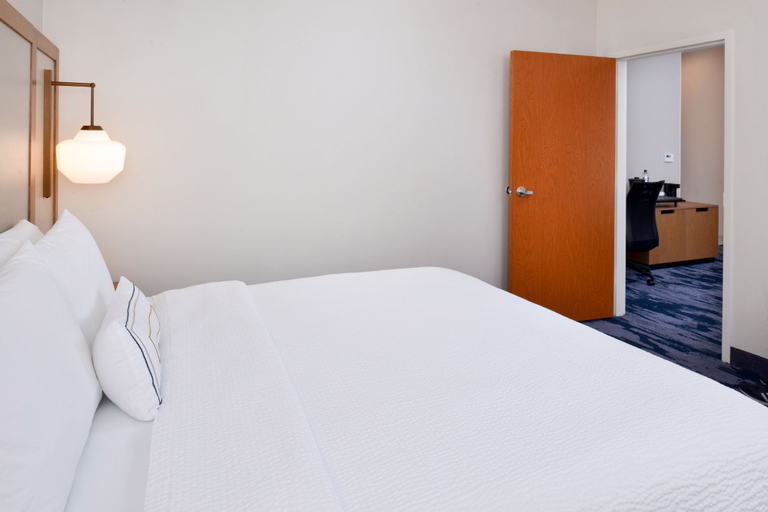 Bedroom 3, Fairfield Inn & Suites by Marriott Arlington Six Flags, Arlington