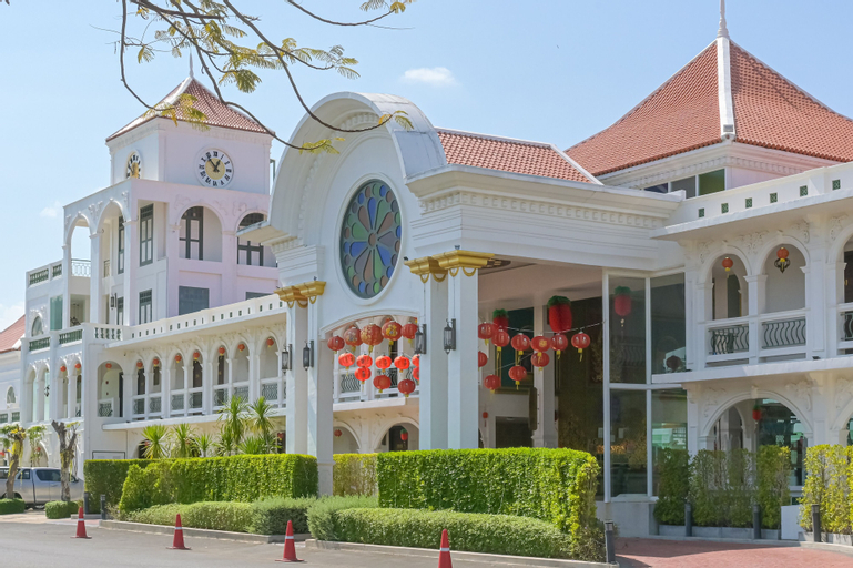 Supicha pool access hotel, Phuket Island