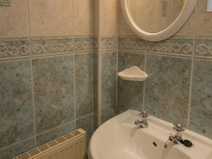 Bathroom 4, The Barrel Inn, Derbyshire