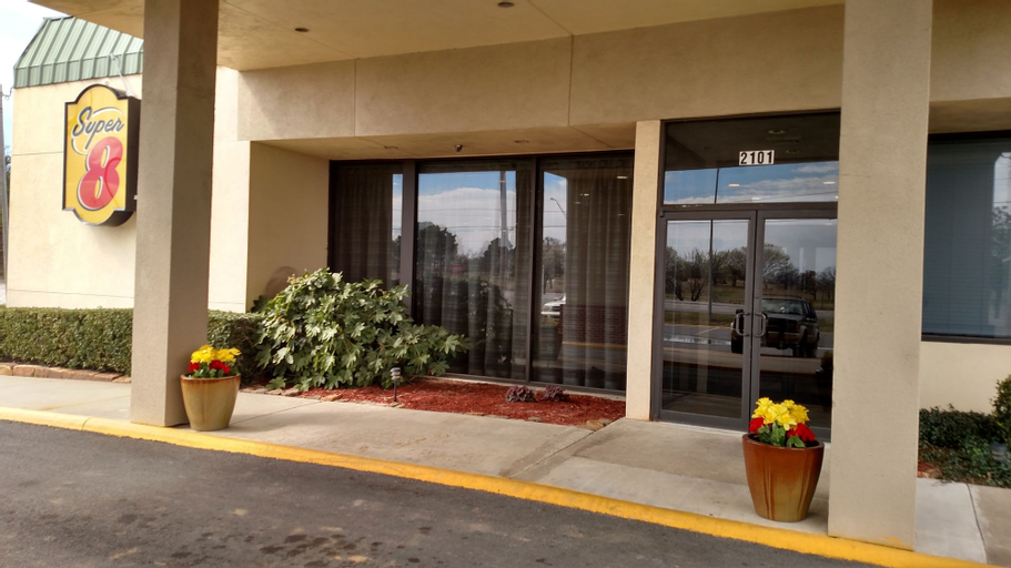 Exterior & Views 21