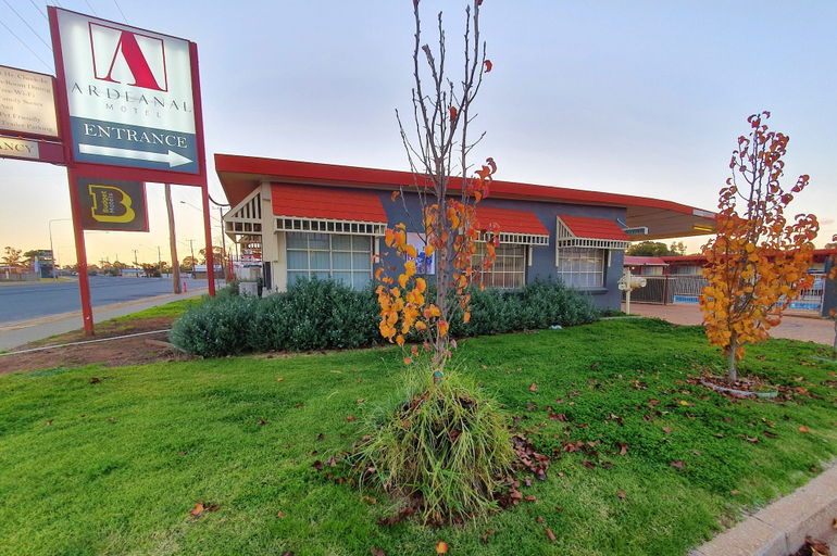 Others 4, Ardeanal Motel West Wyalong, Bland
