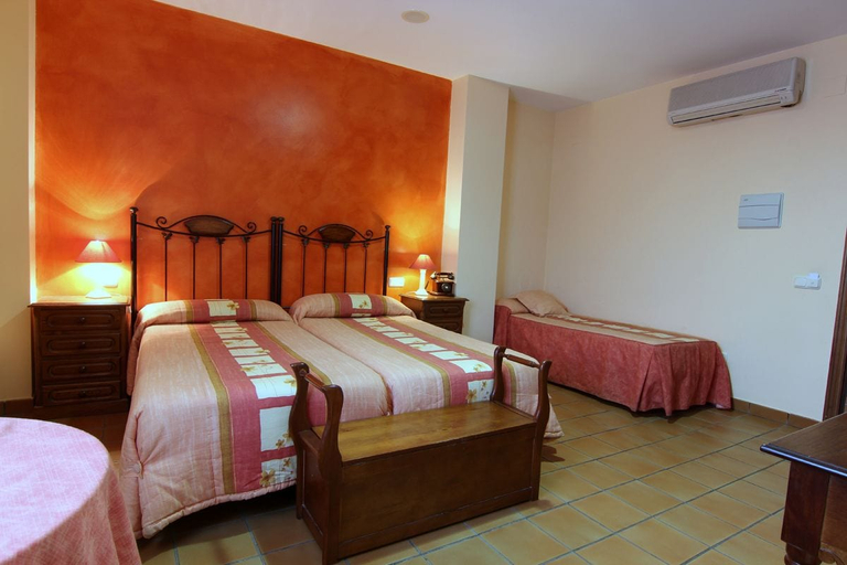 Bedroom 3, Hotel Rural Hojaranzos, Cáceres