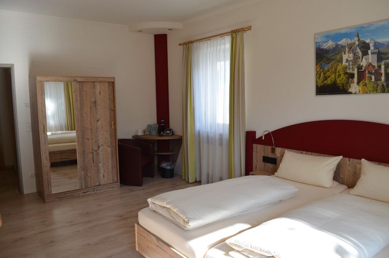 Bedroom 3, Alpchalet Schwanstein, Ostallgäu
