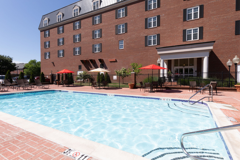 Sport & Beauty 2, DoubleTree Suites by Hilton Hotel Lexington, Fayette