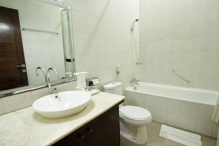 Bathroom 5, Hotel Segara Agung, Denpasar