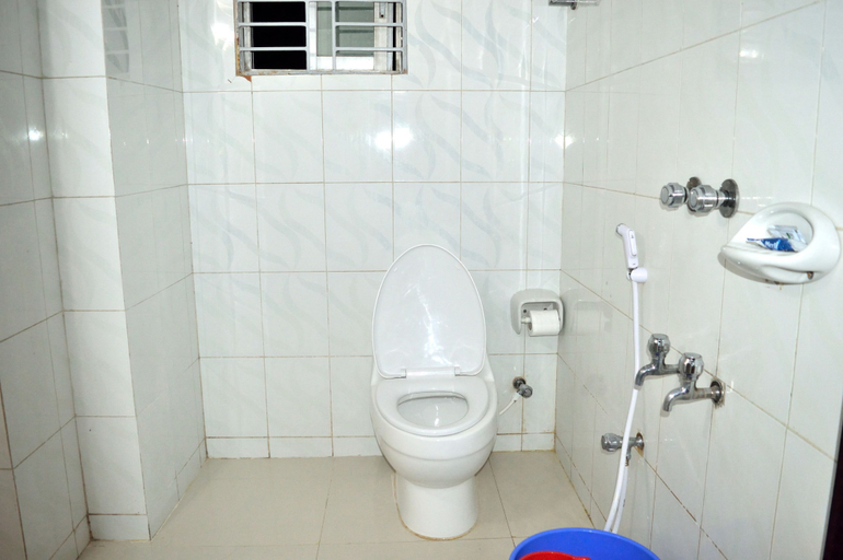Bathroom 3, Hotel Ocean Palace, Cox's Bazar