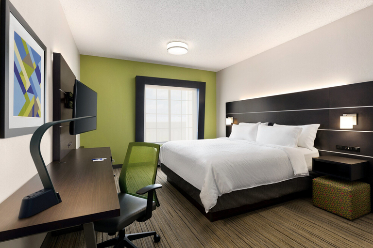 Bedroom 2, Holiday Inn Express & Suites Shawnee by IHG, Pottawatomie