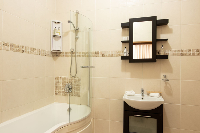 Bathroom 5, Amery House, Nelson Mandela Bay