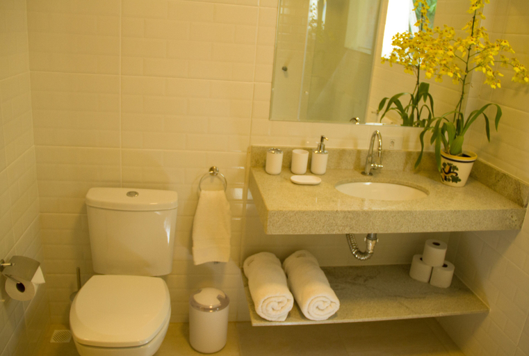 Bathroom 4, Perequê-Açu Aparts, Parati