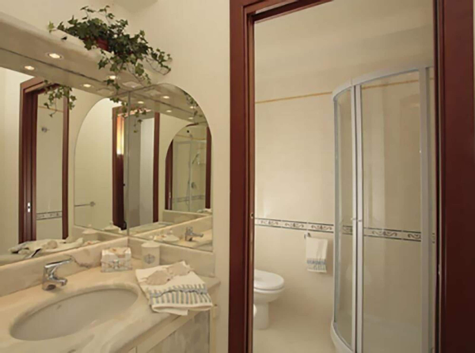 Bathroom 3, Residence Dell'Angelo, Imperia