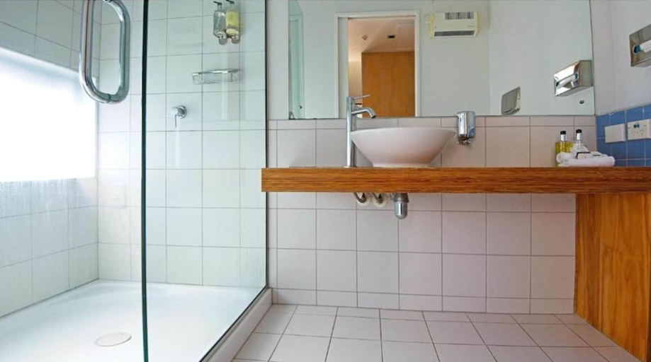 Bathroom 4, Scenic Hotel Punakaiki, Buller