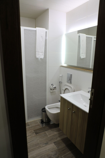 Bathroom 3, byblos palms hotel, Jubail