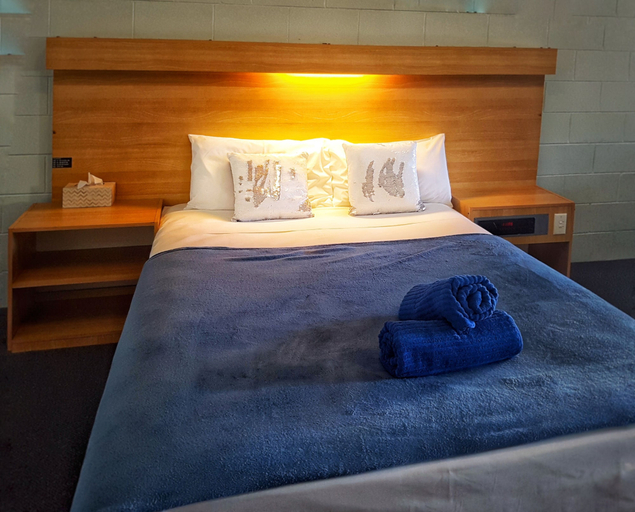 Bedroom 3, Y Motels Rockhampton, Rockhampton