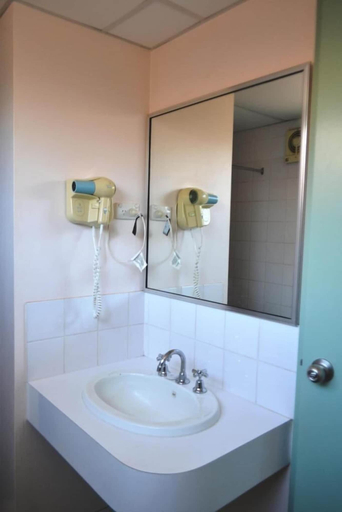 Bathroom 4, The Lodge Motel, Port Hedland