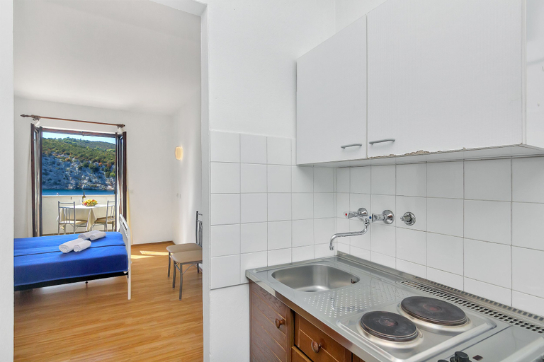 Others 5, Apartments Cico, Jelsa
