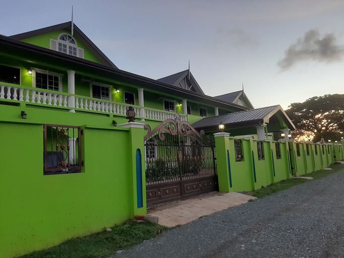Exterior & Views 2, PeSheres Inn & Spa