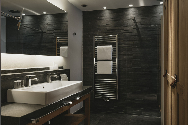 Bathroom 4, Eco & Wellness Boutique Hotel Sonne, Sondrio