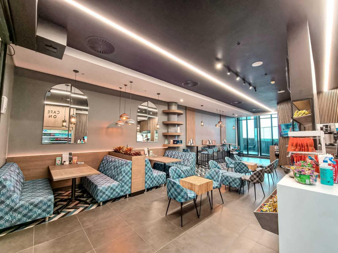 Food & Drinks 5, Reserved Suites Illovo, City of Johannesburg