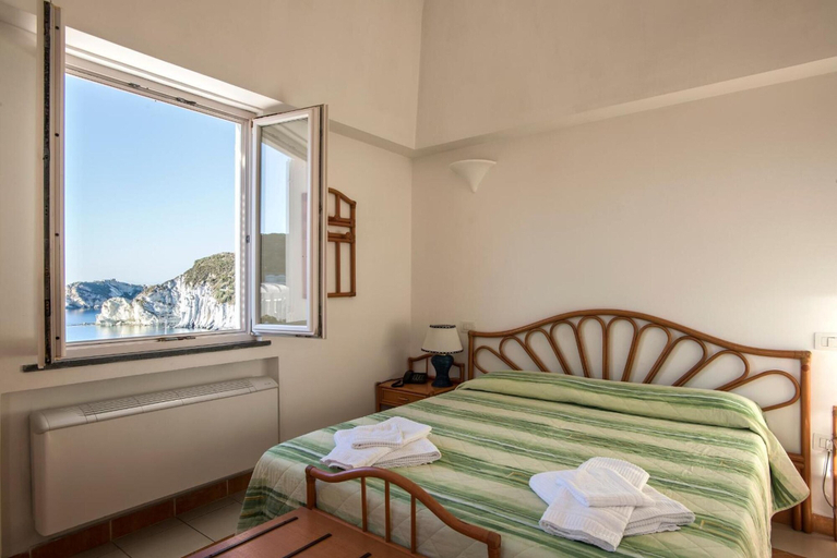 Bedroom 2, Hotel Villaggio dei Pescatori, Latina