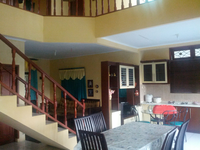 Others 2, Villa Anvil Cipanas 4 Bedroom for 25 pax, Cianjur