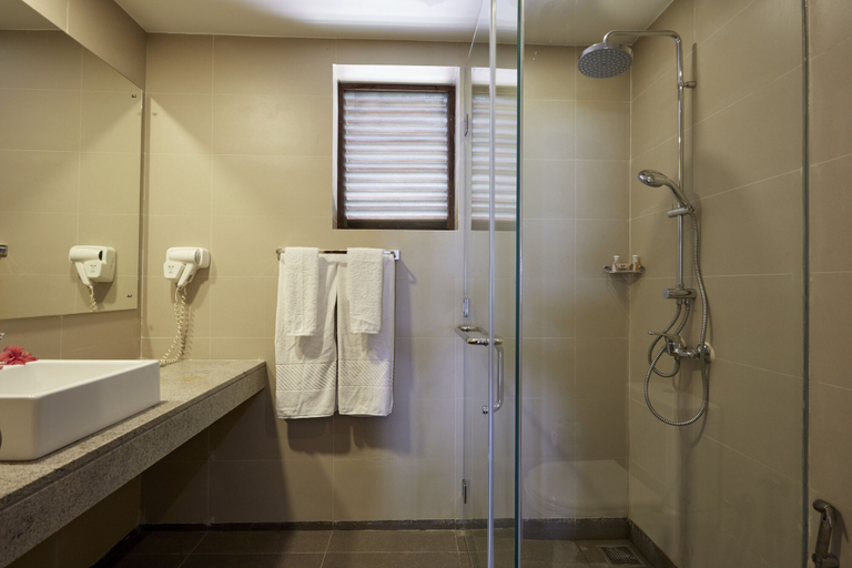 Bathroom 5, Dickwella Resort and Spa, Dickwella